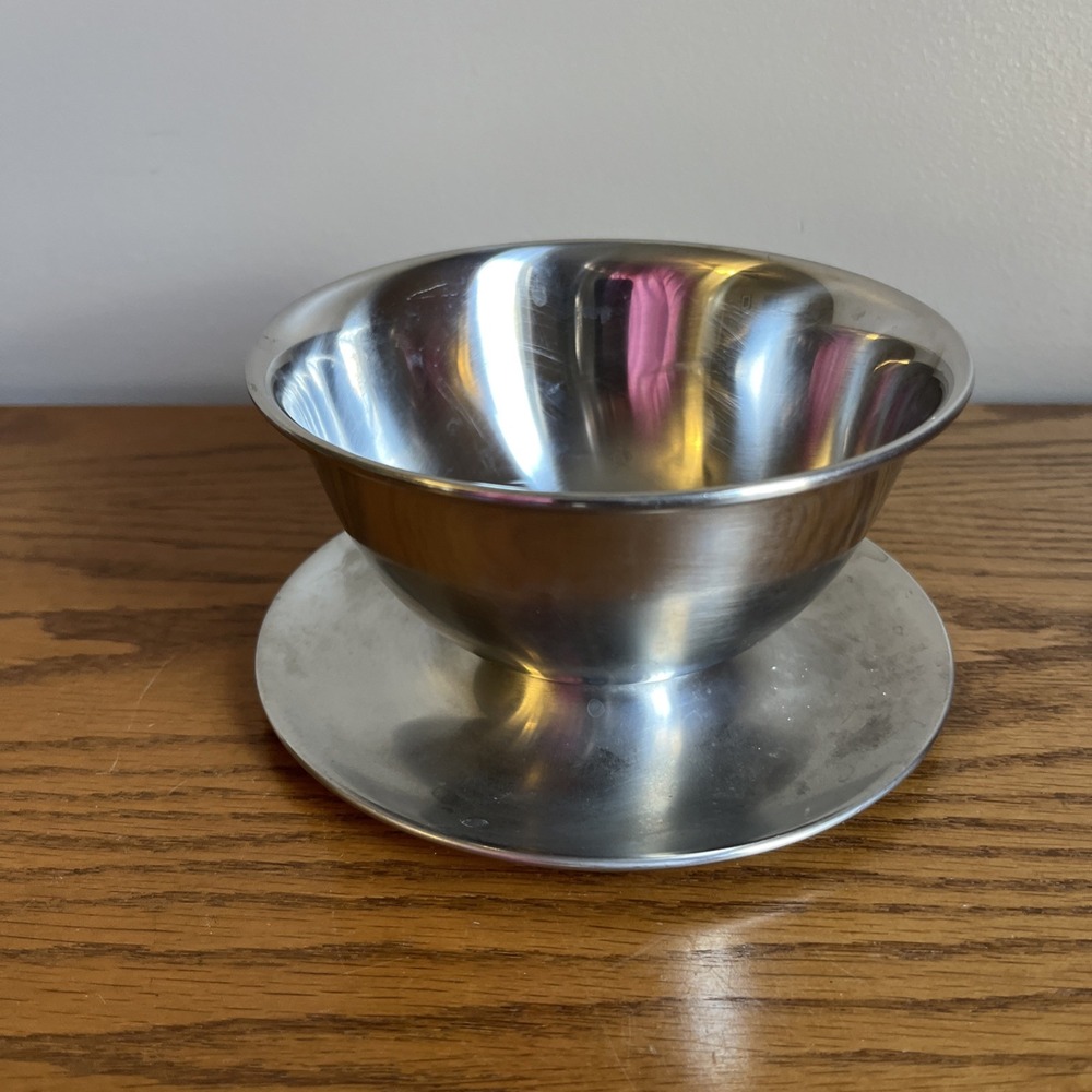 Vintage Oneida 18/8 Stainless Steel Gravy Bowl 5.75in With Attached Drip Plate